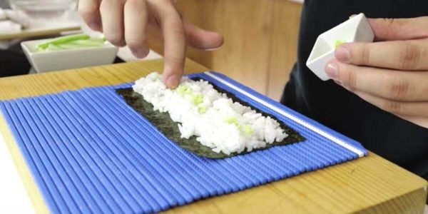 maki de salmon con arroz
