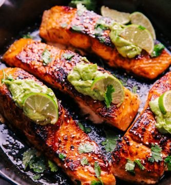 Receta de chips de salmón con guacamole